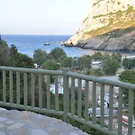 Delfinaki Boutique ,naxos Inn Lionas
