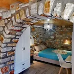 Delfinaki Boutique ,naxos * Lionas
