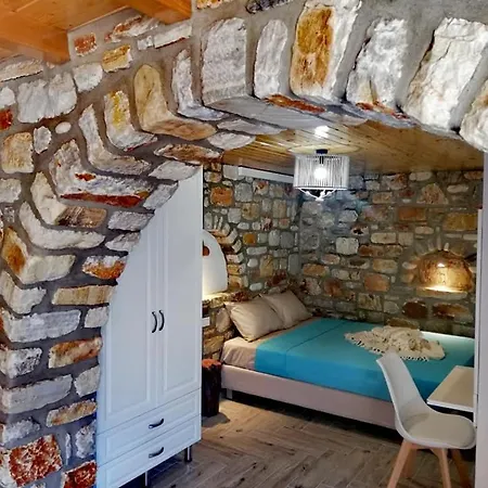 Delfinaki Boutique ,naxos * Lionas