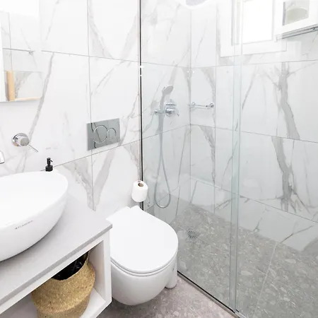 Delfinaki Boutique ,naxos * Lionas