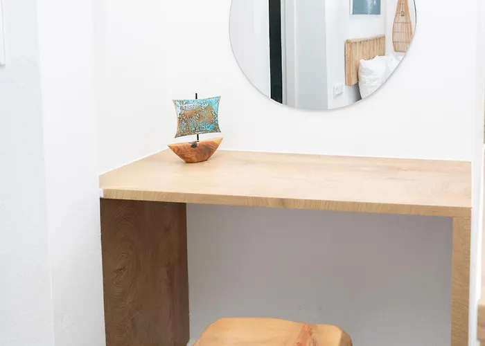 Delfinaki Boutique ,naxos