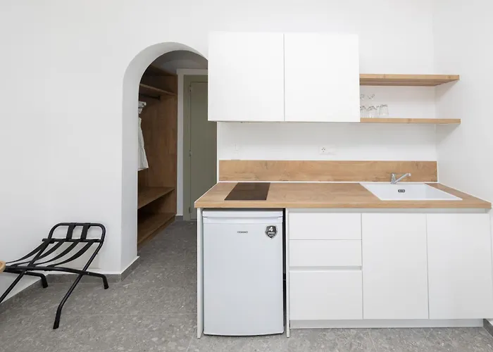 Delfinaki Boutique ,naxos * Lionas