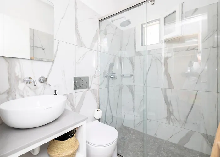 Delfinaki Boutique ,naxos Inn Lionas